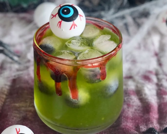 10 Spooky Alcohol-Free Cocktails to Make This Halloween