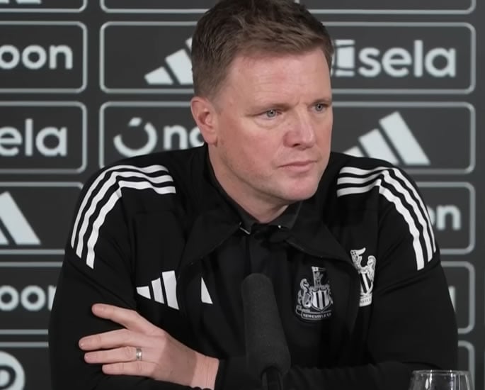 Who could replace Michael Carrick at Manchester United